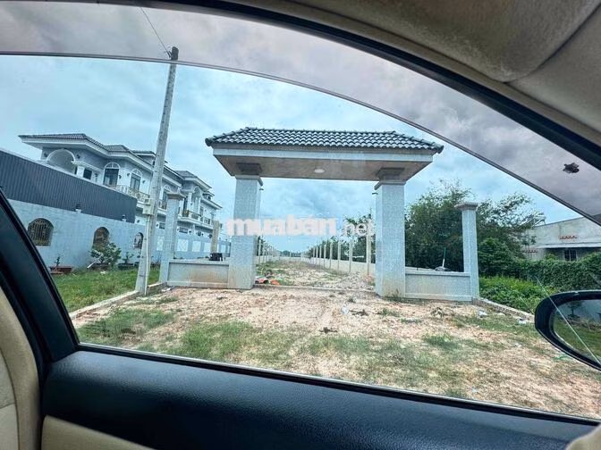 đất kế nhà 125m2 mặt tiền đường nhựa, shr, gần kcn