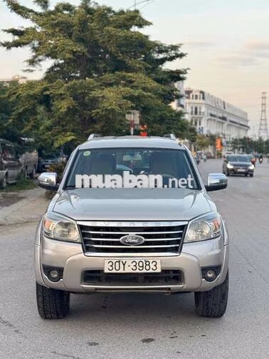 Ford Everest 2010 Tự động Dầu Vàng cát