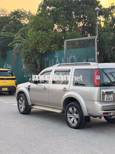 Ford Everest 2010 Tự động Dầu Vàng cát