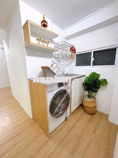 28 phổ Quang F2 Tân bình. 2 mtiền nền hay đi cửa sau Sau lưng NH Hoa