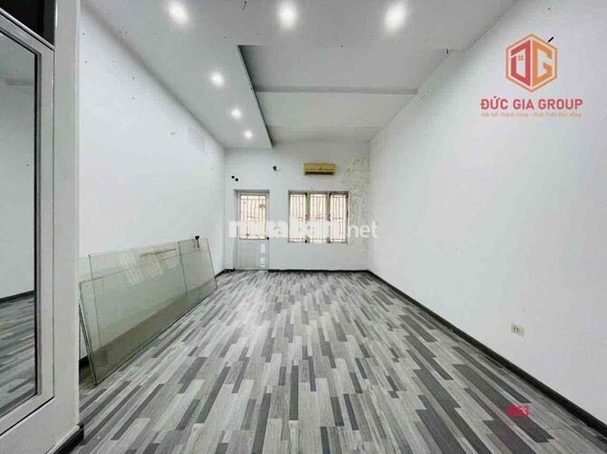 Cho thuê nhà mặt tiền 1 trệt 3 lầu 7PN đường Võ Thị Sáu –