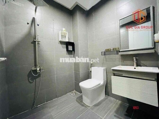Cho thuê nhà mặt tiền 1 trệt 3 lầu 7PN đường Võ Thị Sáu –