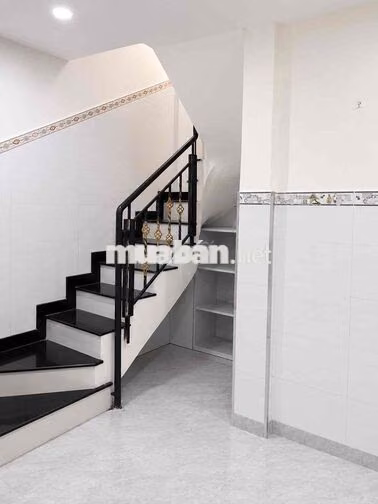 Hoa hồng 1% nhờ A,CE chạy phụ  🏡 BÁN NHÀ HẺM CÁCH MẠNG THÁNG 8