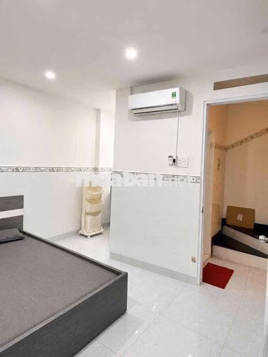 Hoa hồng 1% nhờ A,CE chạy phụ  🏡 BÁN NHÀ HẺM CÁCH MẠNG THÁNG 8