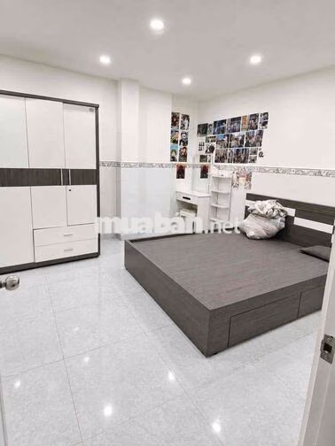 Hoa hồng 1% nhờ A,CE chạy phụ  🏡 BÁN NHÀ HẺM CÁCH MẠNG THÁNG 8