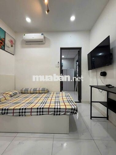 Nhà nguyên căn full nội thất sát mặt tiền Trương Định Q3 2PN+  và 3WC