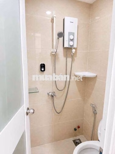 Hoa hồng 1% nhờ A,CE chạy phụ  🏡 BÁN NHÀ HẺM CÁCH MẠNG THÁNG 8