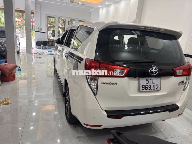Toyota Innova E 2022 Trắng 7 chỗ