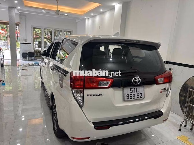 Toyota Innova E 2022 Trắng 7 chỗ