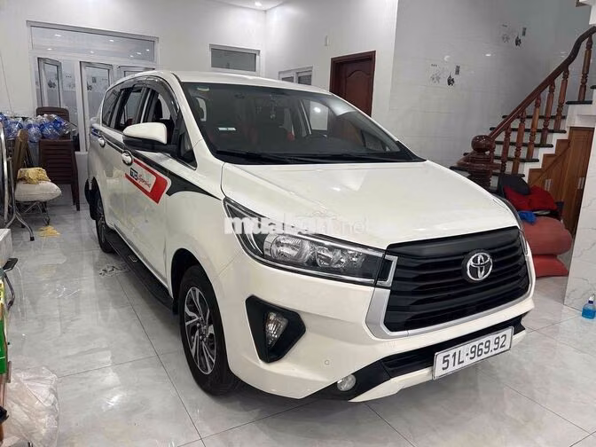 Toyota Innova E 2022 Trắng 7 chỗ