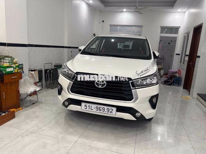 Toyota Innova E 2022 Trắng 7 chỗ