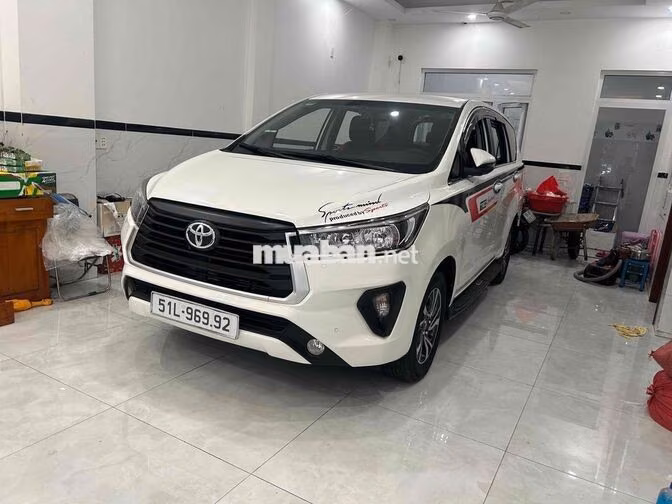 Toyota Innova E 2022 Trắng 7 chỗ