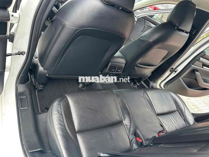 Mazda Mazda3 2022 Luxury Trắng 8 vạn km