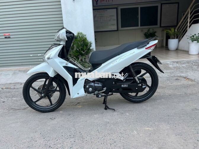 Cần bán Future 2025 Trắng 125Fi đèn led, odo1500km
