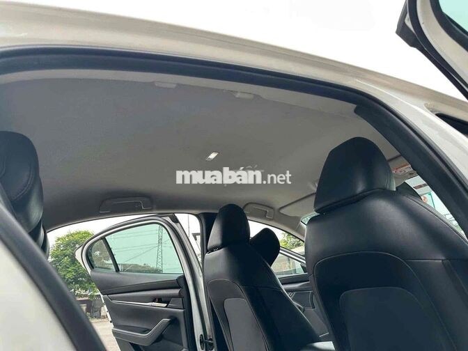 Mazda Mazda3 2022 Luxury Trắng 8 vạn km