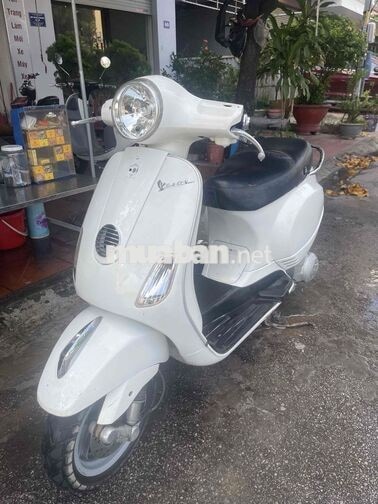 Piaggio Vespa 2011 Trắng