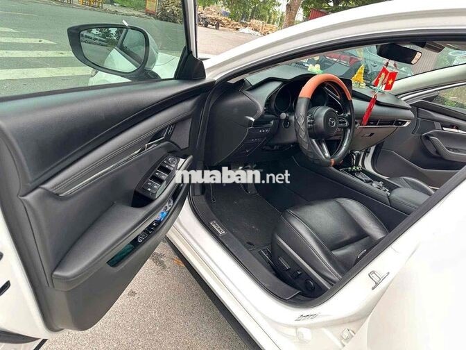 Mazda Mazda3 2022 Luxury Trắng 8 vạn km