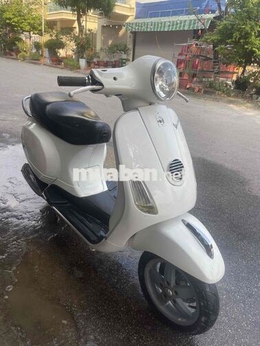 Piaggio Vespa 2011 Trắng