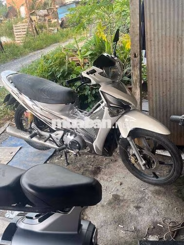 Honda Future Neo Trắng Trung Quốc có cà vet