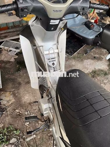Honda Future Neo Trắng Trung Quốc có cà vet