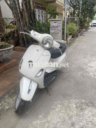 Piaggio Vespa 2011 Trắng