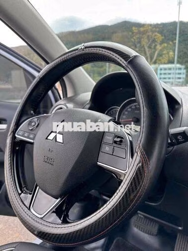 Mitsubishi Attrage Sedan Trắng Tự động