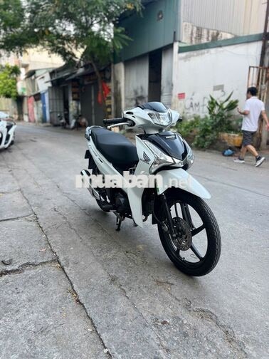 Cần bán Future 2025 Trắng 125Fi đèn led, odo1500km