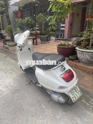 Piaggio Vespa 2011 Trắng