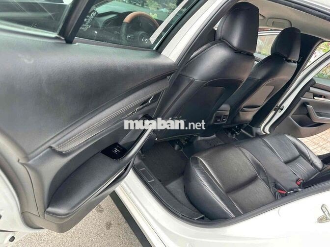 Mazda Mazda3 2022 Luxury Trắng 8 vạn km