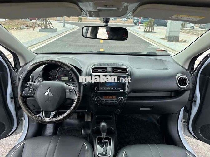 Mitsubishi Attrage Sedan Trắng Tự động