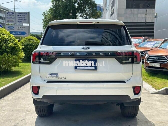 Ford Everest Titanium Plus 2.0L 4x4 AT 2025 Trắng