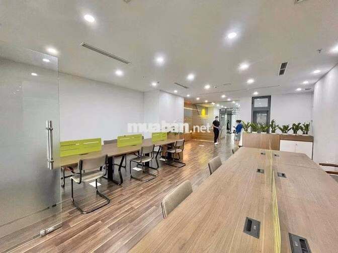 Cho thuê văn phòng giá cực rẻ 110m2 giá chỉ 16t chỗ để xe thoải mái