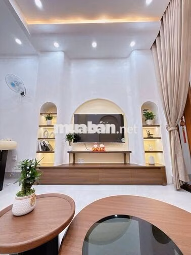 Bán nhà hẻm Tuệ Tĩnh 81m2 2PN sân ô tô full nội thất