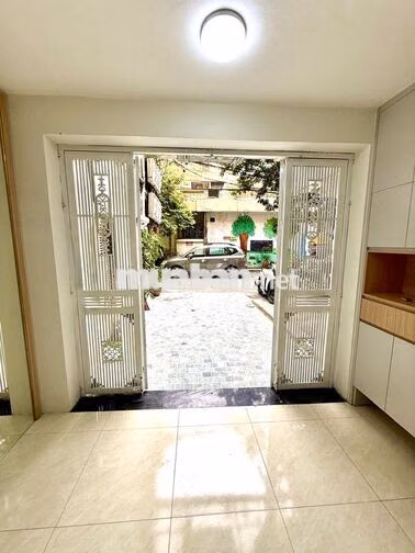 Cho thuê tập thể tầng 1 Nguyễn Chí Thanh 85m² 2PN, full đồ, ô tô, 13tr