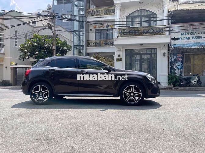 Mercedes-Benz GLA 250 4MATIC 2015 Nâu
