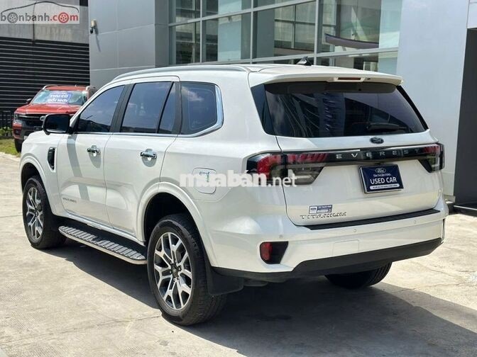 Ford Everest Titanium Plus 2.0L 4x4 AT 2025 Trắng