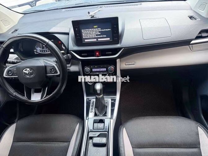 Toyota Veloz Cross 2022 Bạc 65.000 km