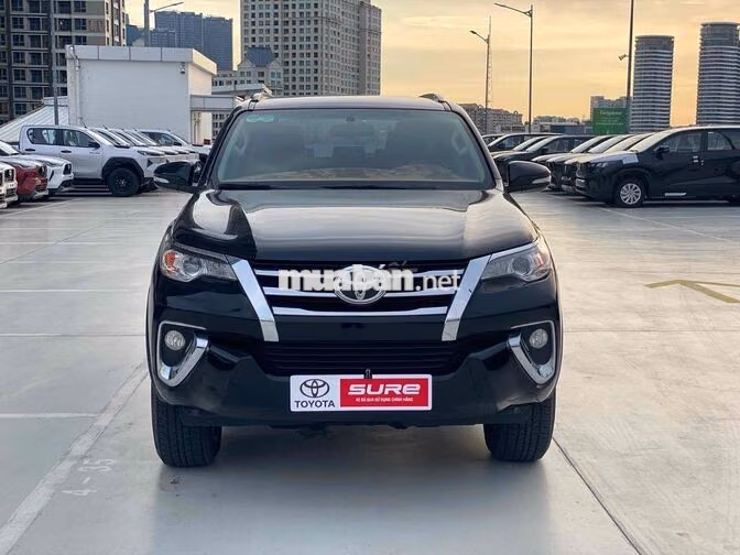 Toyota Fortuner 2.7V AT 2017 Đen 90.000km