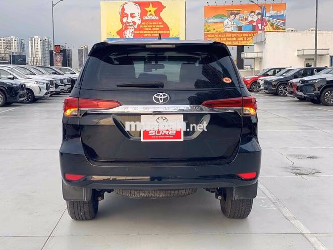 Toyota Fortuner 2.7V AT 2017 Đen 90.000km