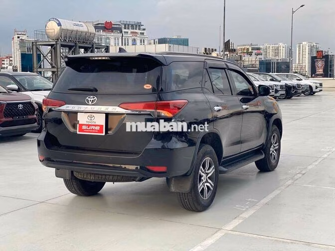Toyota Fortuner 2.7V AT 2017 Đen 90.000km