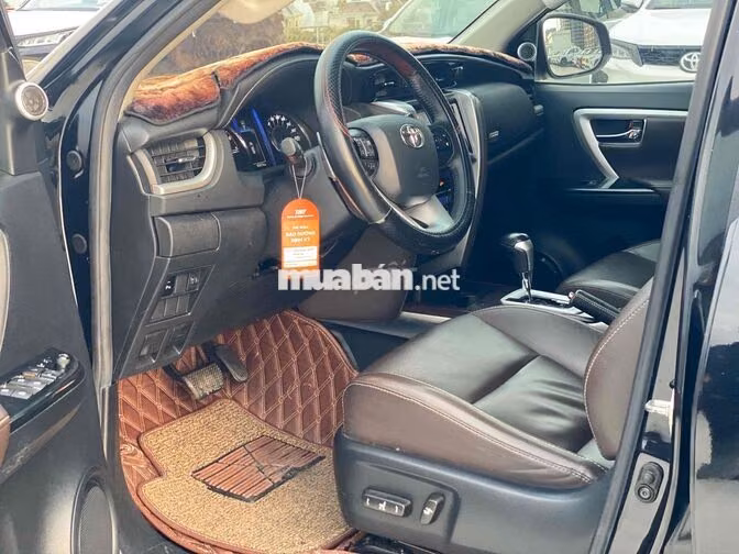 Toyota Fortuner 2.7V AT 2017 Đen 90.000km