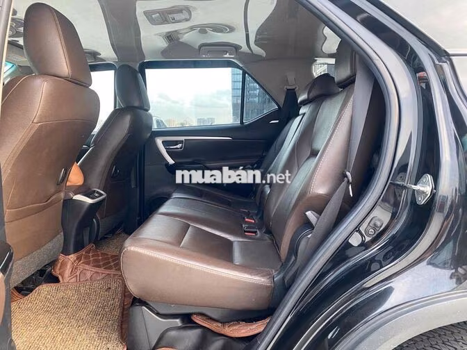 Toyota Fortuner 2.7V AT 2017 Đen 90.000km