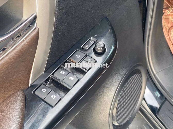 Toyota Fortuner 2.7V AT 2017 Đen 90.000km