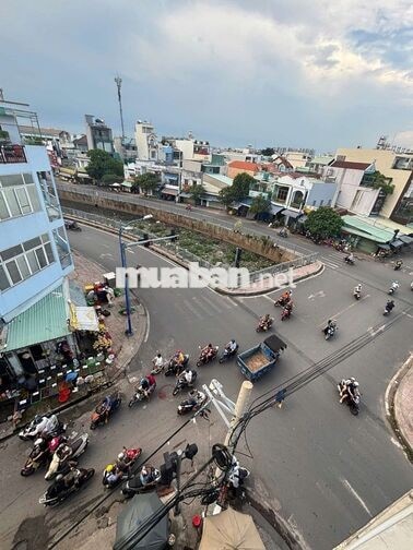 Bán nhà 2 mặt tiền siêu phẩm.Ấp chiến lược.Dien tích 52m vuông, giá TL