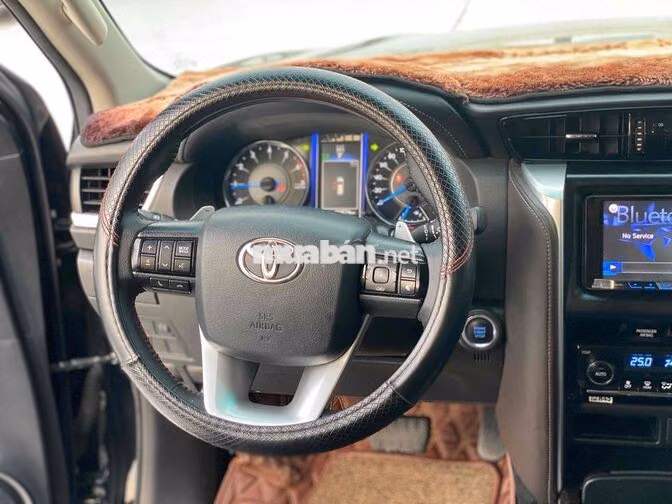 Toyota Fortuner 2.7V AT 2017 Đen 90.000km