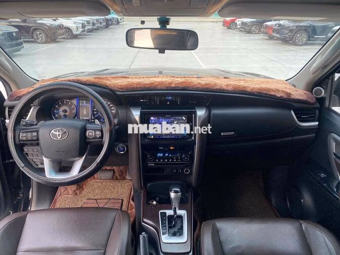 Toyota Fortuner 2.7V AT 2017 Đen 90.000km