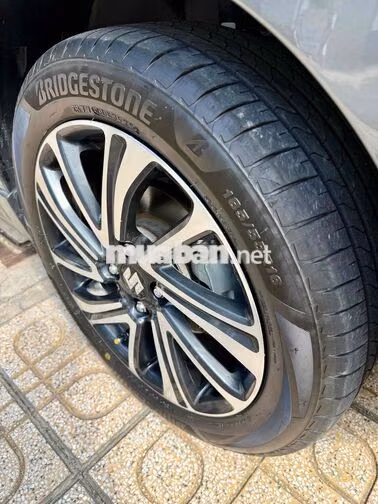 Suzuki Swift 2021 Tự động Ghế da Xám