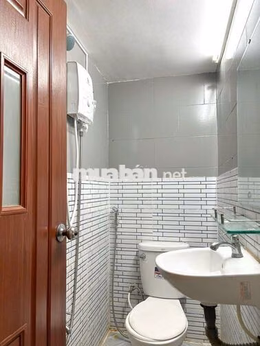 PHÒNG MỚI XÂY ĐẸP THOÁNG GẦN BẾN XE QUẬN 8, ĐH KINH TẾ CS N