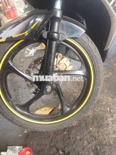 Yamaha Novo 4 Đen