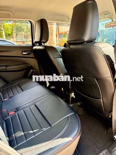 Suzuki Swift 2021 Tự động Ghế da Xám
